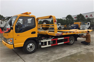 芦山哪里有拖车服务