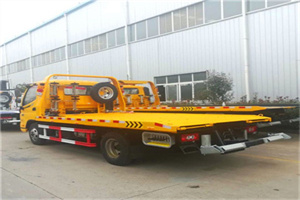 芦山附近拖车救援搭电